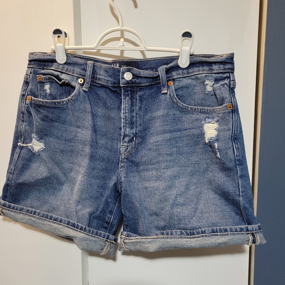 Gap shorts